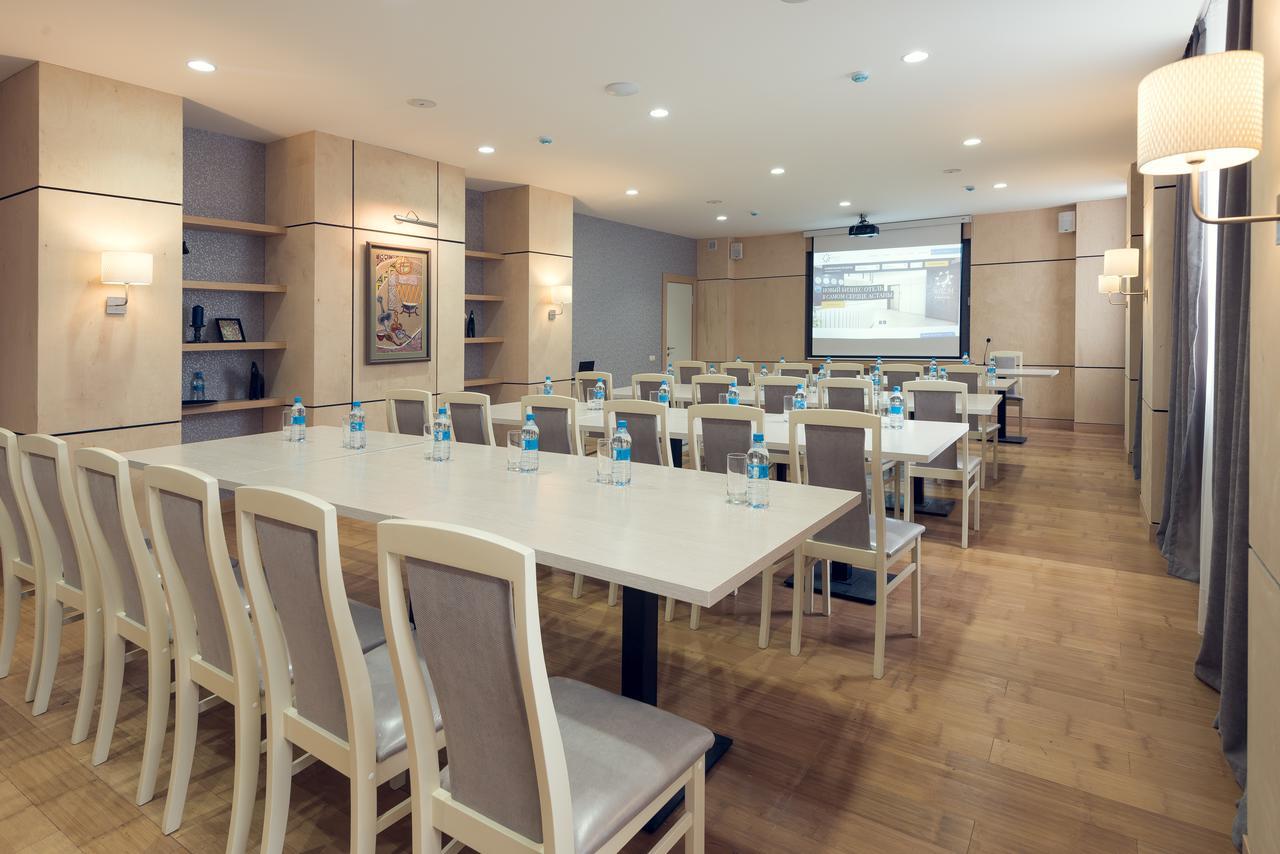 Aykun Hotel By Ag Hotels Group アスターナ エクステリア 写真